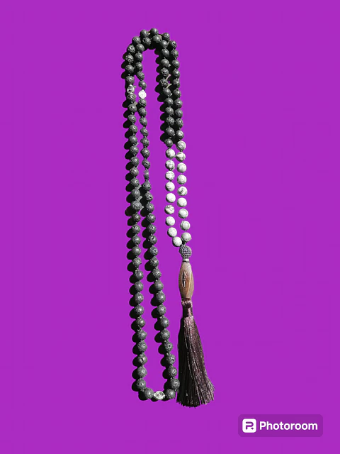 Japa Mala Howlita y Larvikita 6mm borla gris
