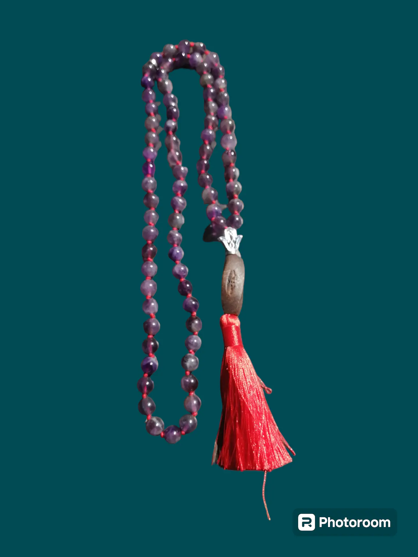 Collar Amatista 8mm borla roja 2