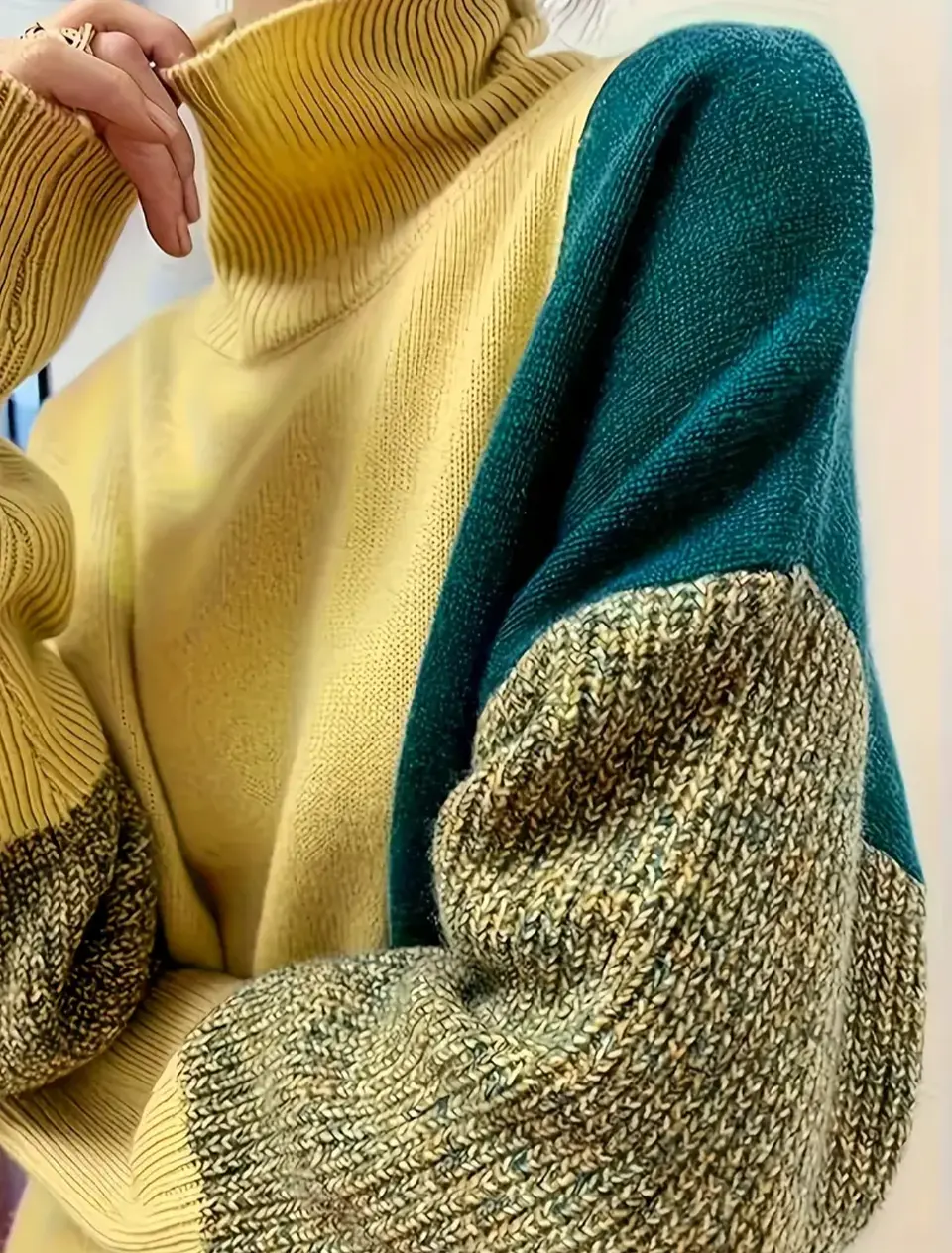 Sweter cuello alto asimétrico en tonos verdes talla M 5