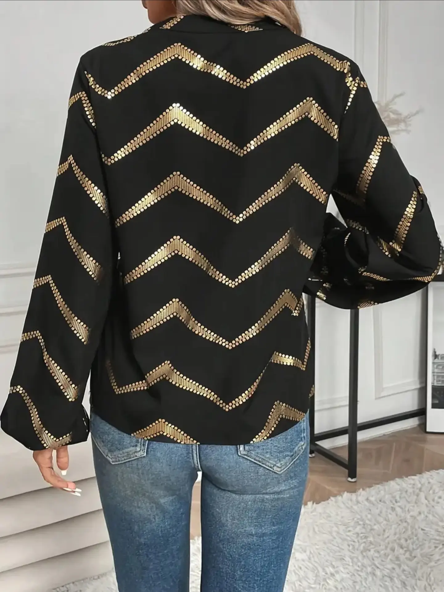 Blusa detalles dorados talla M 1
