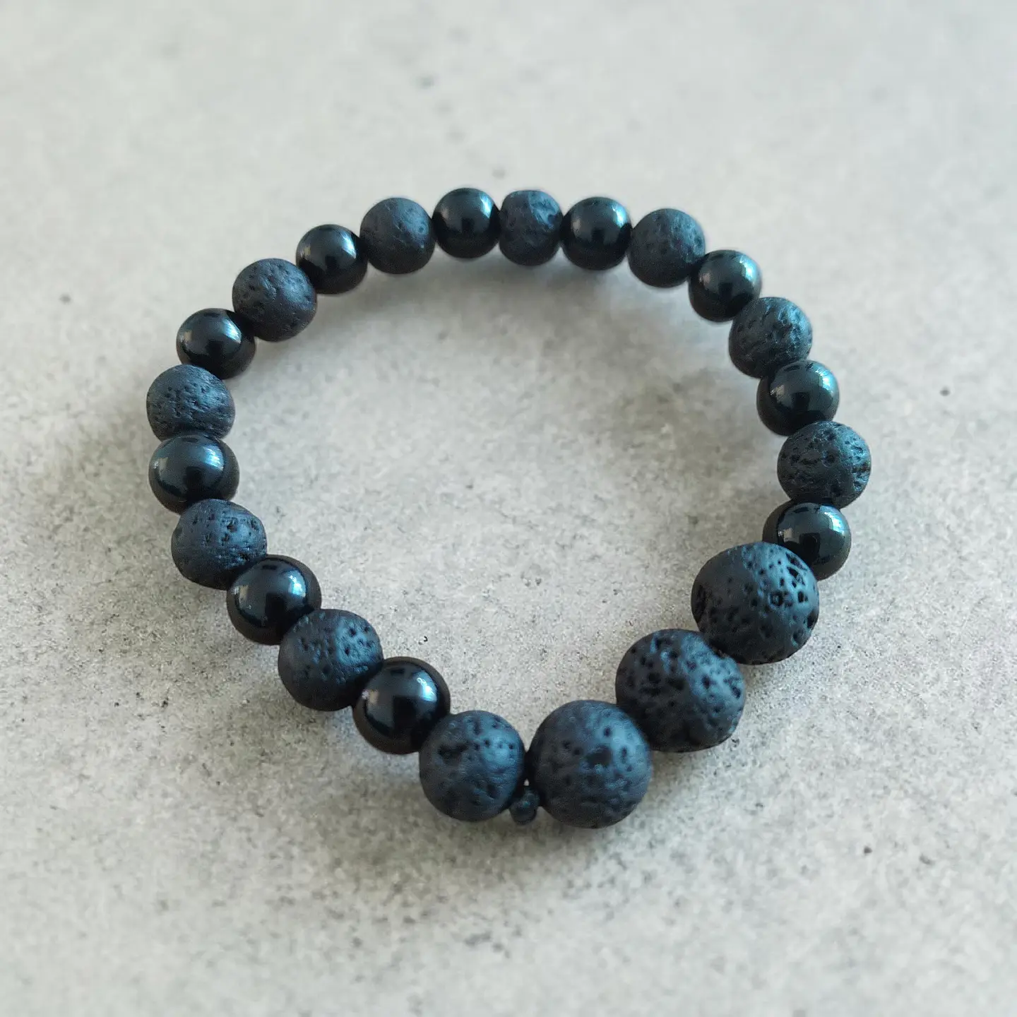 Pulsera Onix y Piedra Volcánica 8mm 4