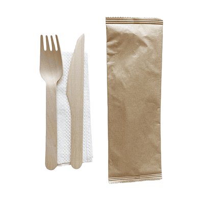  Kit Tenedor + Cuchillo + Servilleta embolsado kraft. Pack 500 unidades