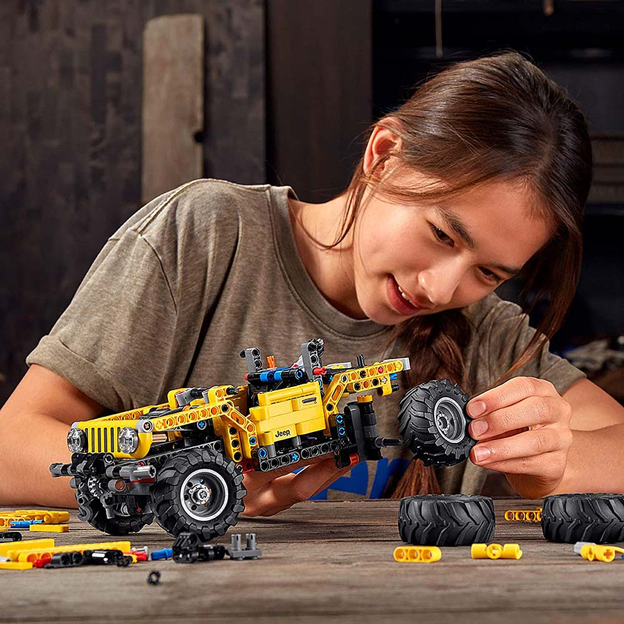 Lego Technic Jeep Wrangler  7