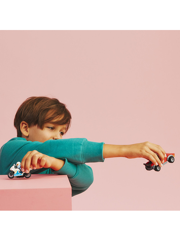 Lego City Moto De Policía Y Auto A La Fuga  5