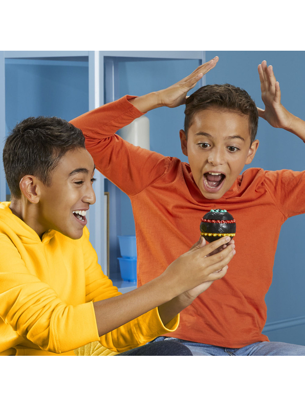 Hasbro Gaming Atomix 6