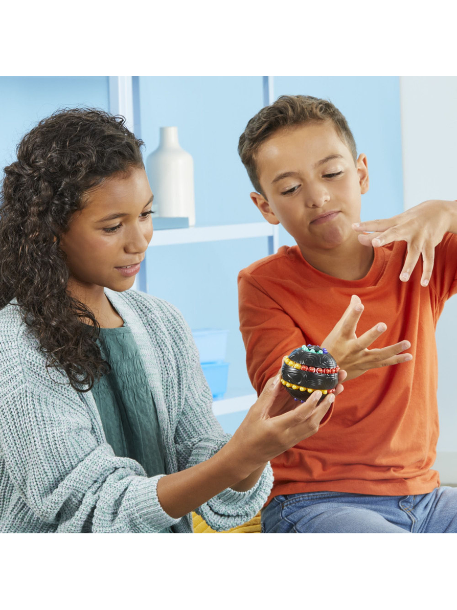 Hasbro Gaming Atomix 8