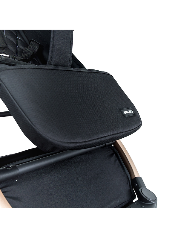 Coche Compacto Pixel Black Premium 8