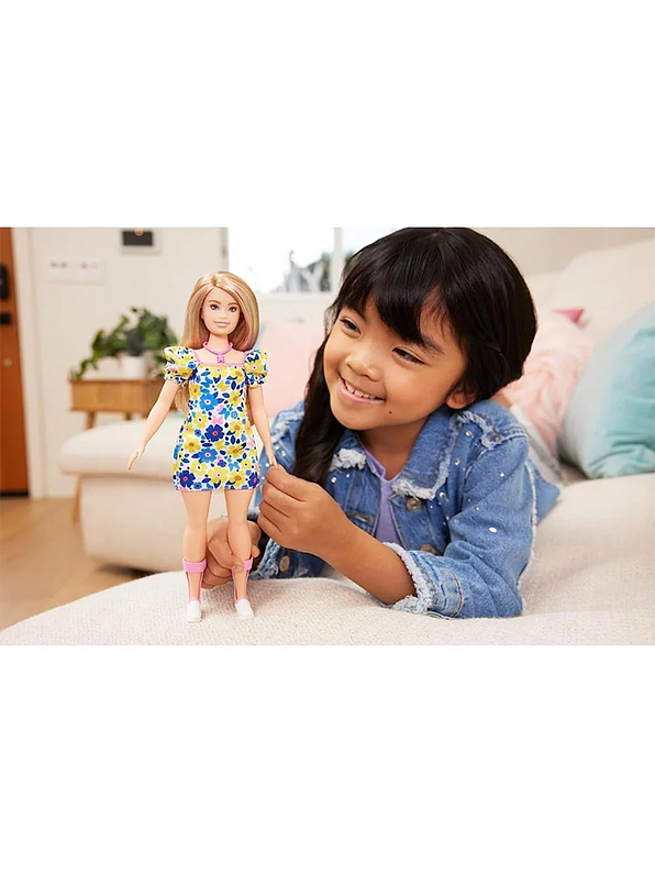 Barbie Fashionista con Síndrome de Down Mattel 3