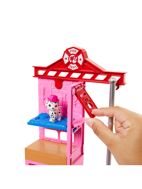 Barbie Profesiones Bombera al Rescate 5