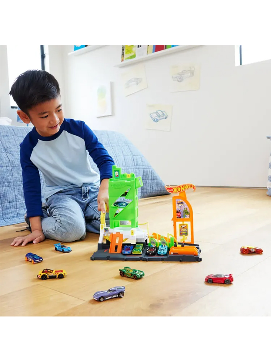 Hot Wheels Super Estación de Combustible 4