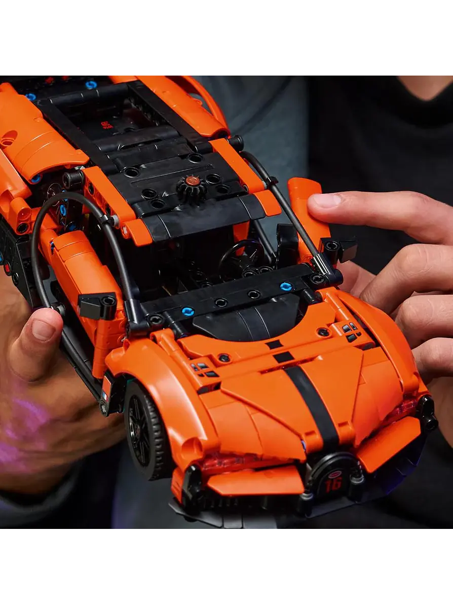 Lego Technic Bugatti Chiron Pur Sport 11