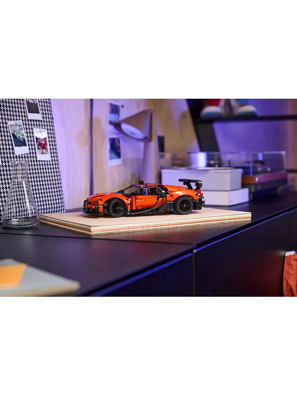 Lego Technic Bugatti Chiron Pur Sport 9