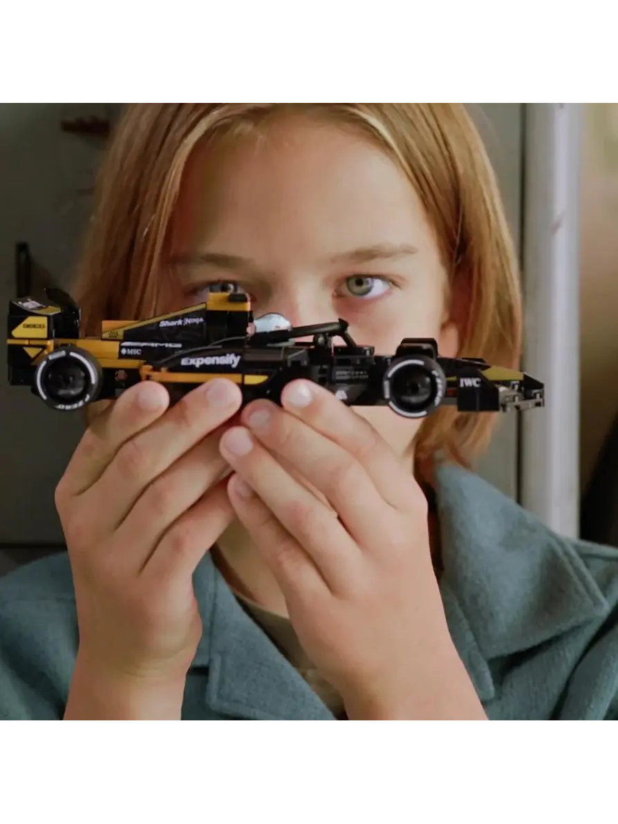 Lego Speed Champions APXGP Team Race Car 9