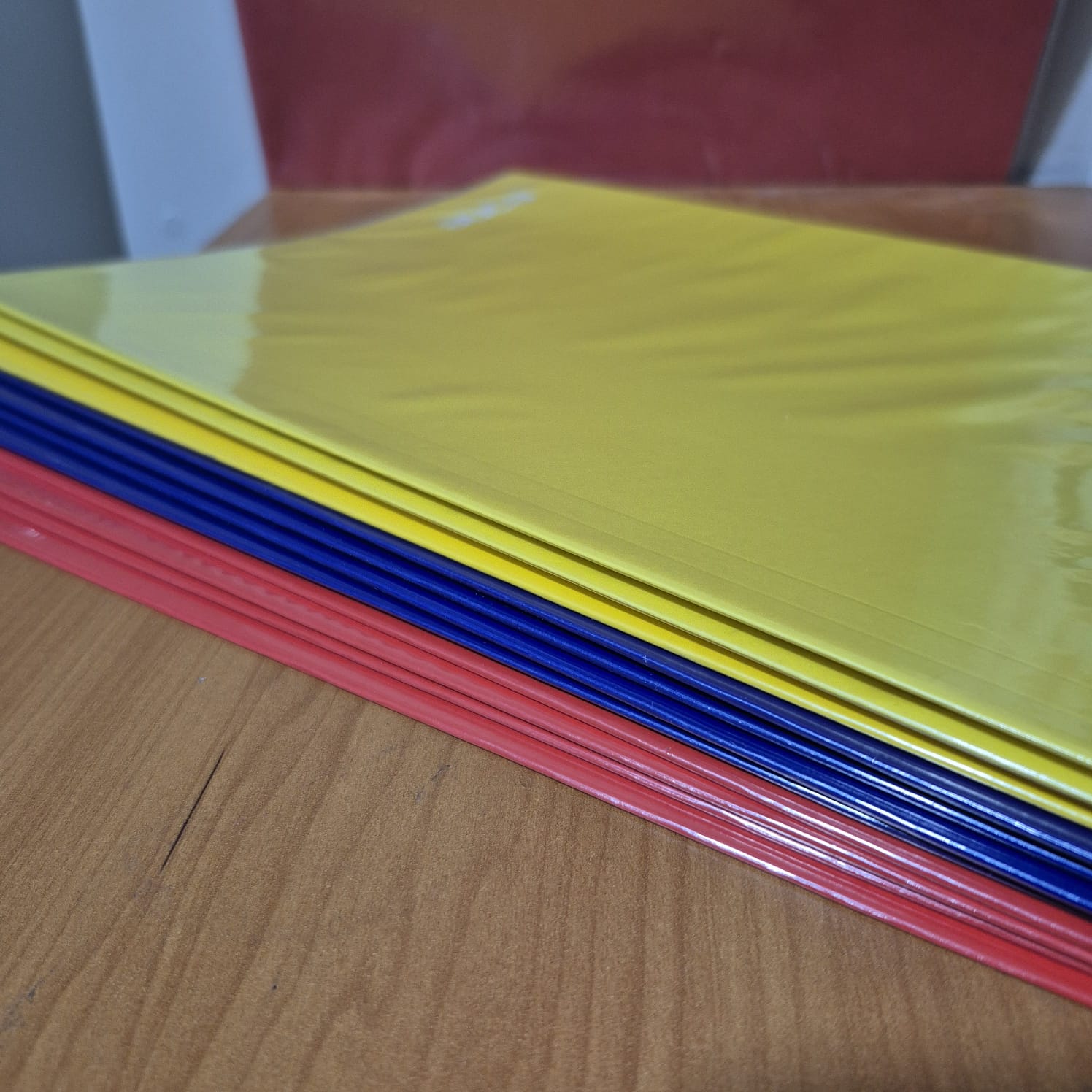 Carpeta Con Accoclip Oficio Vinil Transparente Negra Lavoro