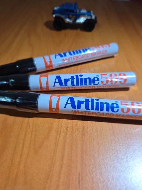 Plumón de Pizarra Negro Biselado Artline