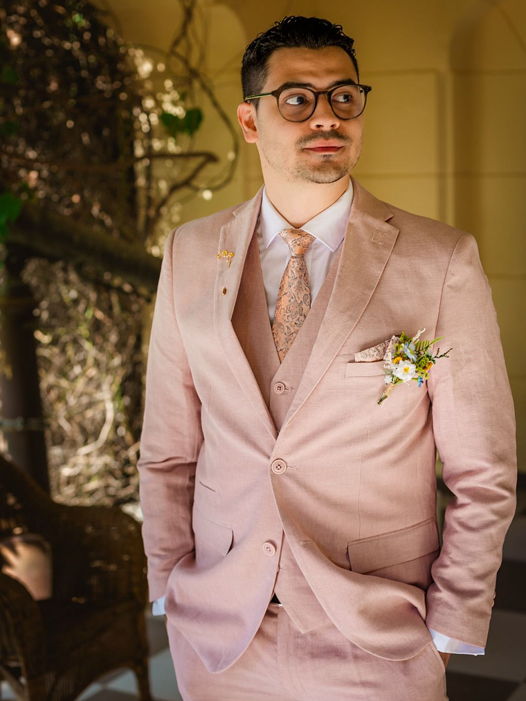 Traje de Lino Rosado (Camisa, Colleras y Humita/corbata) 1