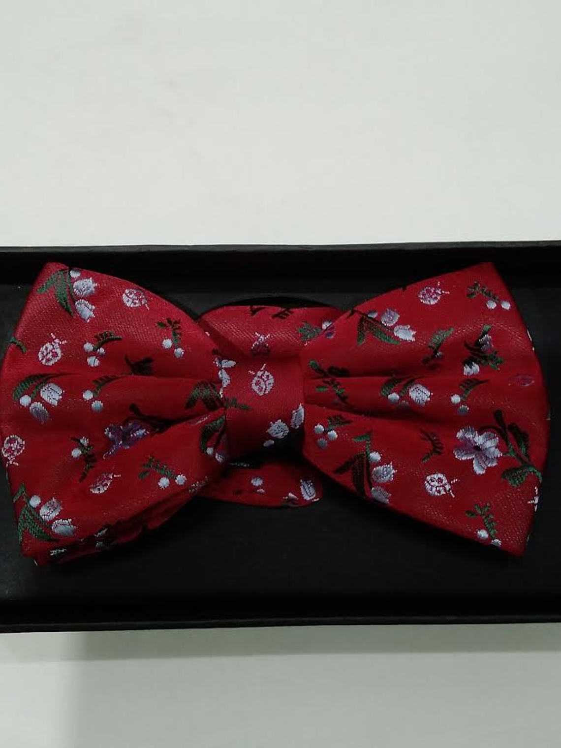 Humita con pañuelo (Burdeo y diseño) 1