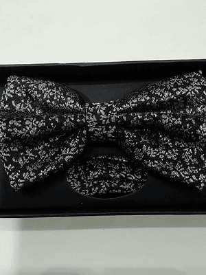 Humita con pañuelo (Negro y Diseño)