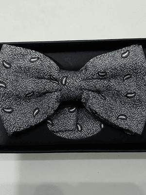 Humita con pañuelo (Gris y Diseño)