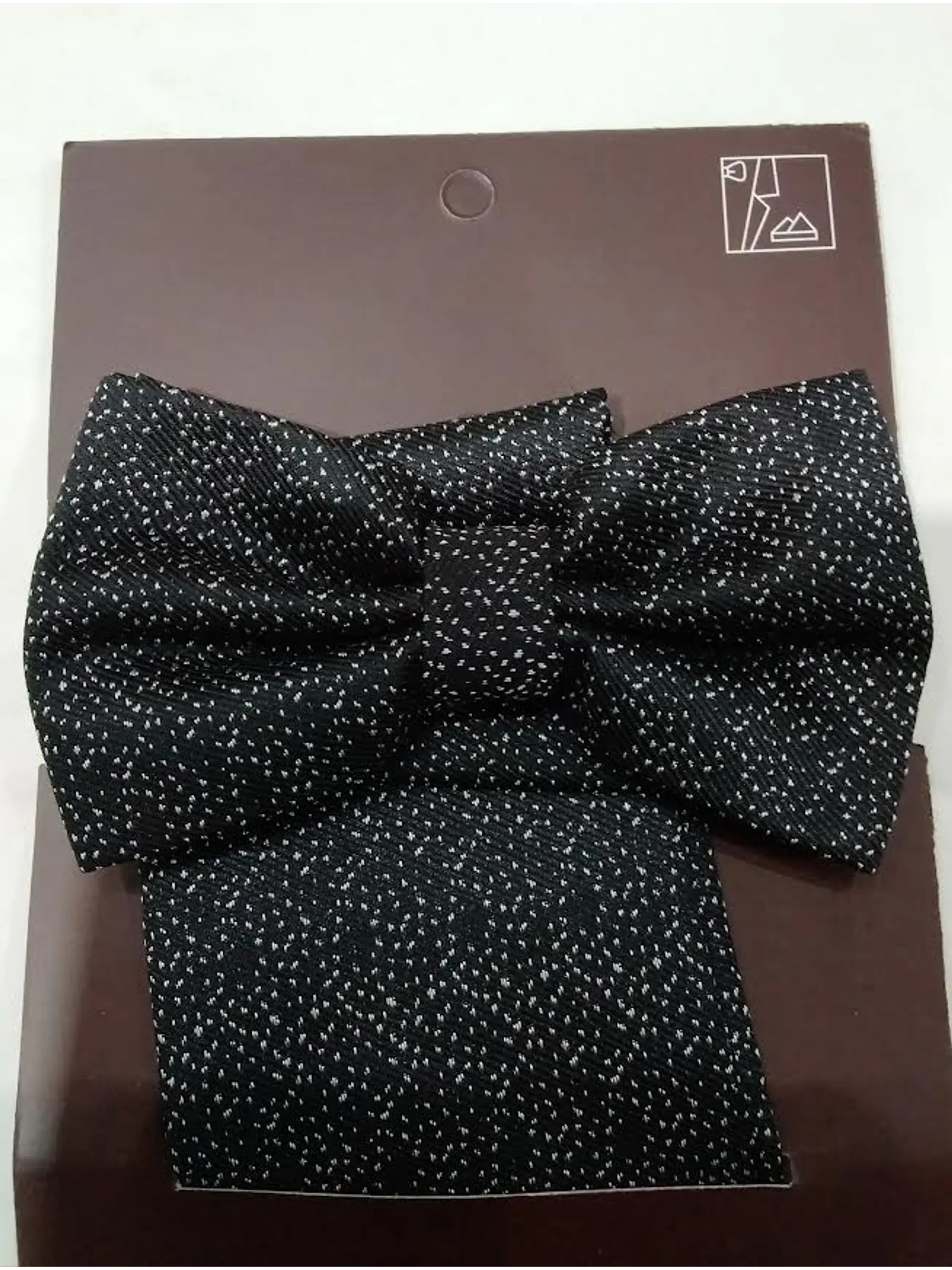Humita y Pañuelo (Negro y Diseño) 1