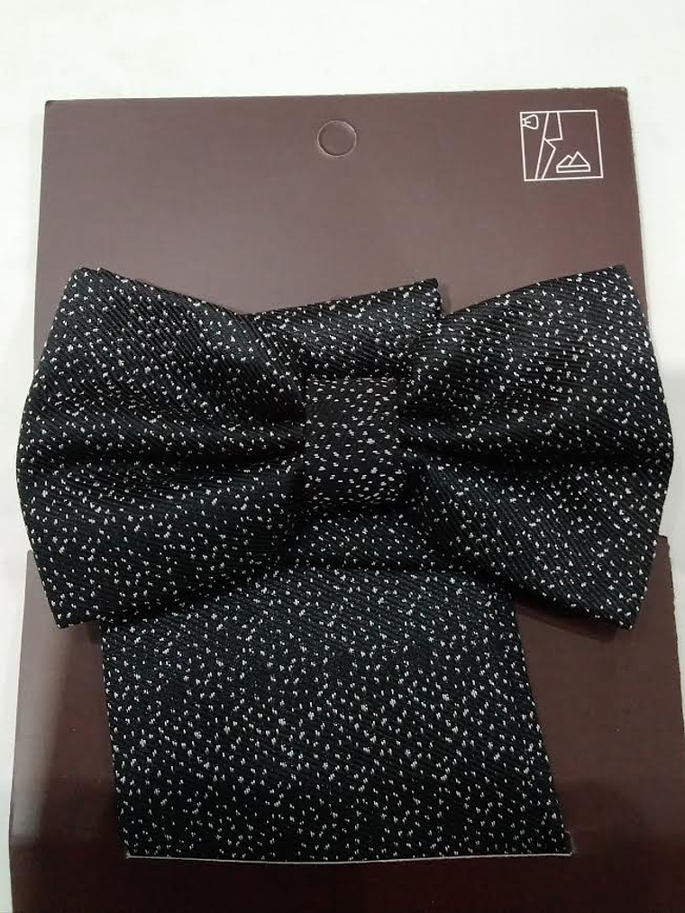 Humita y Pañuelo (Negro y Diseño) 1