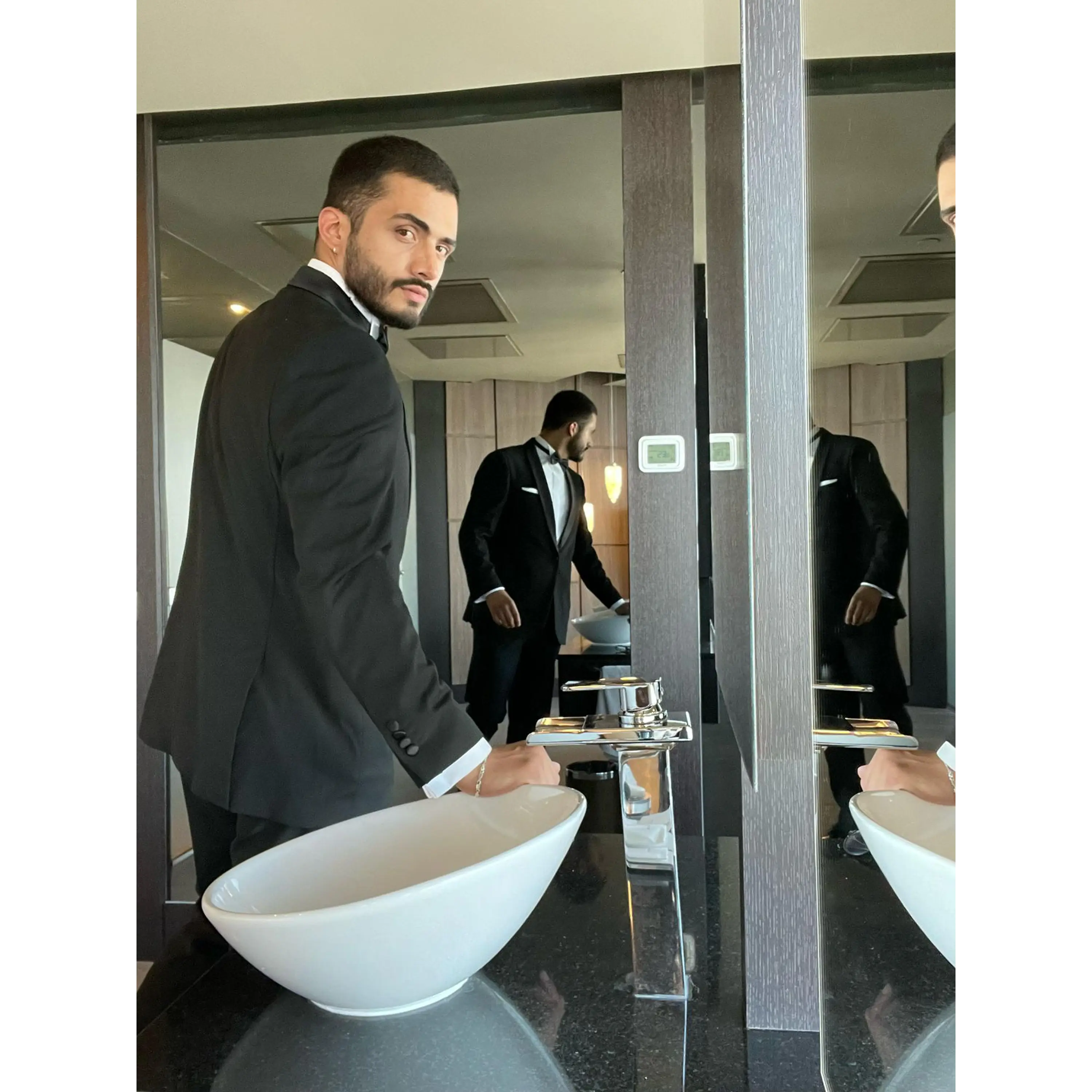 Traje Smoking negro (Camisa, Colleras y humita) 1