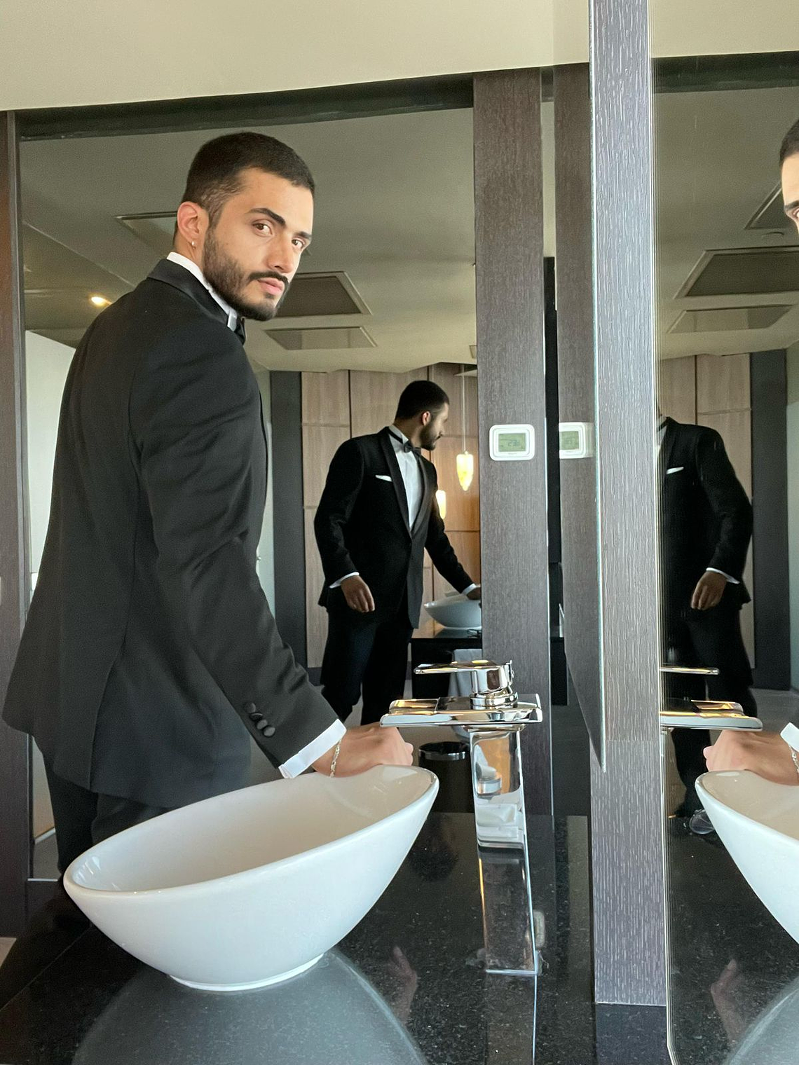 Traje Smoking negro (Camisa, Colleras y humita) 1