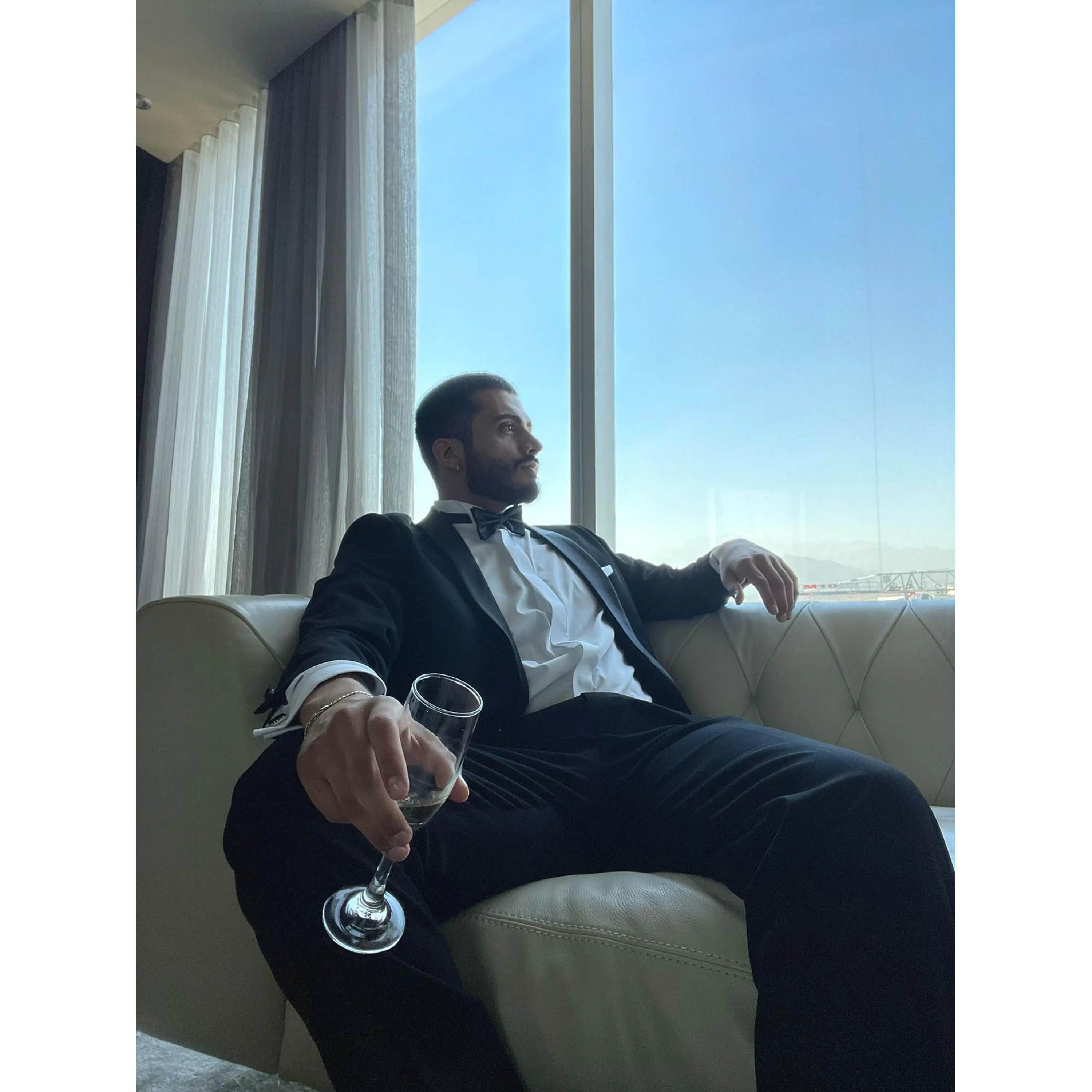 Traje Smoking negro (Camisa, Colleras y humita) 2