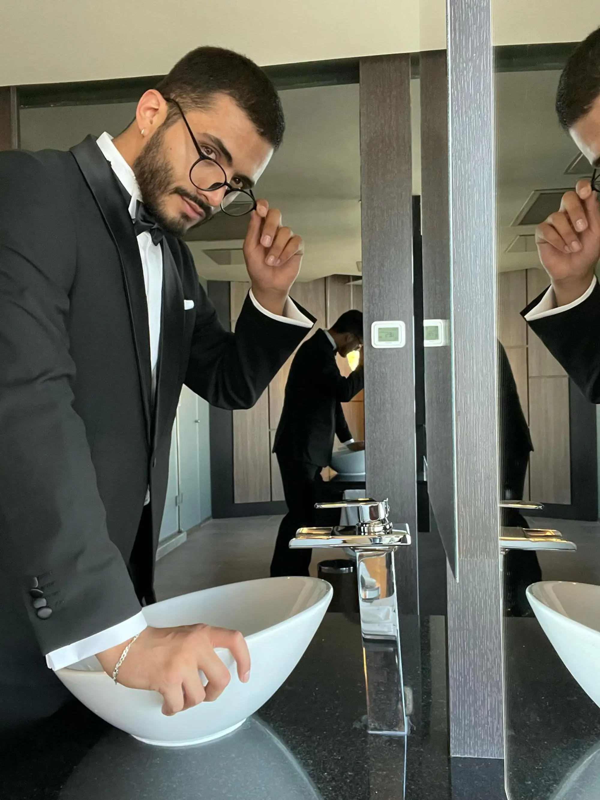 Traje Smoking negro (Camisa, Colleras y humita) 3