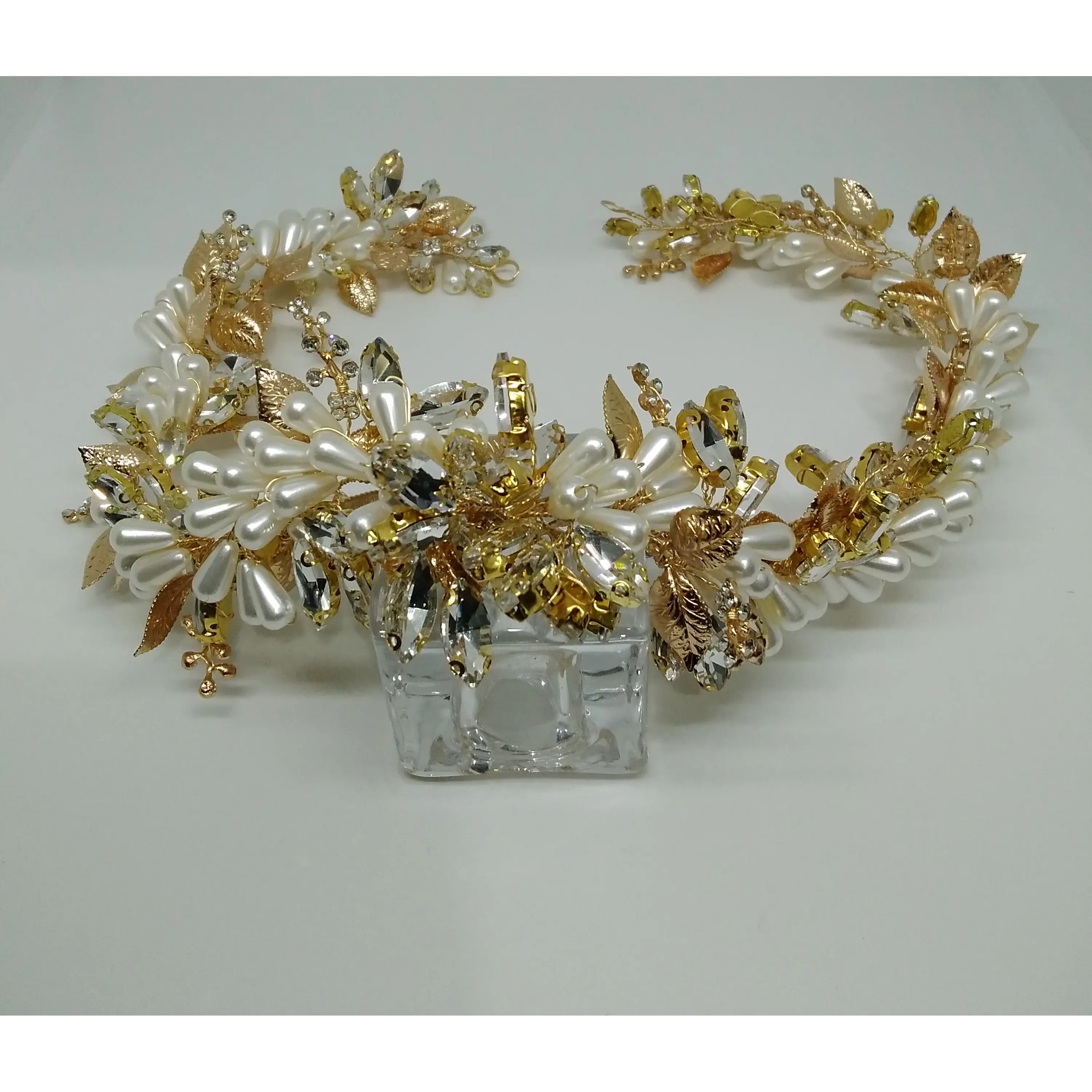 Tiara Dorada 1