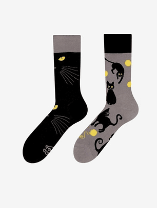 CALCETINES DE ALGODON FANTASIA  ALEGRE DISPARES  OJO GATUNO