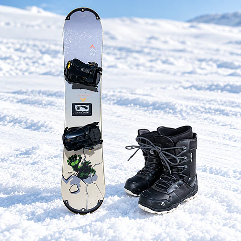 TABLA SNOWBOARD + FIJACIONES + BOTAS
