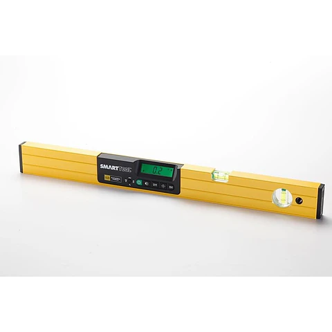 Nivel digital marca Smart Tools de 60 cm