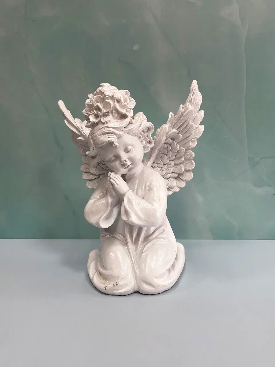 Ángel blanco manos a la derecha 1