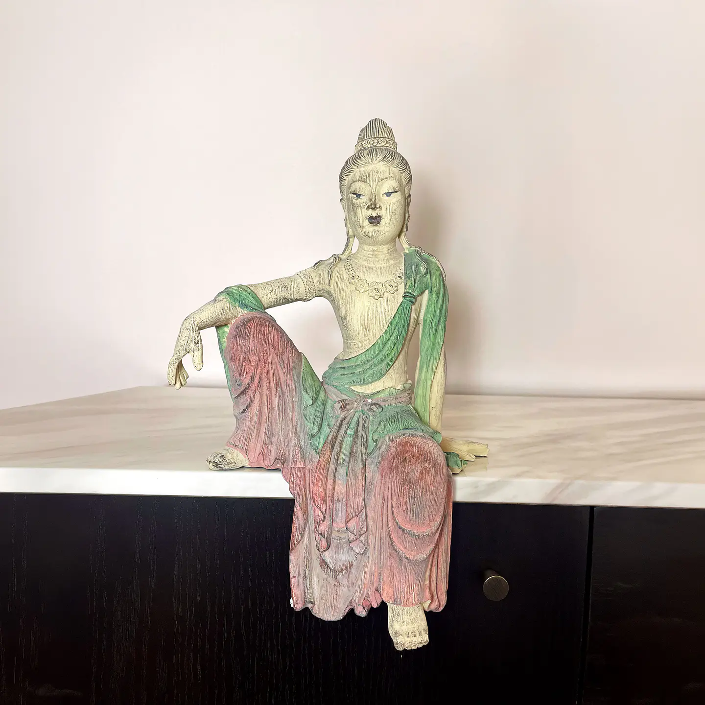 Kuan Yin sentada 1