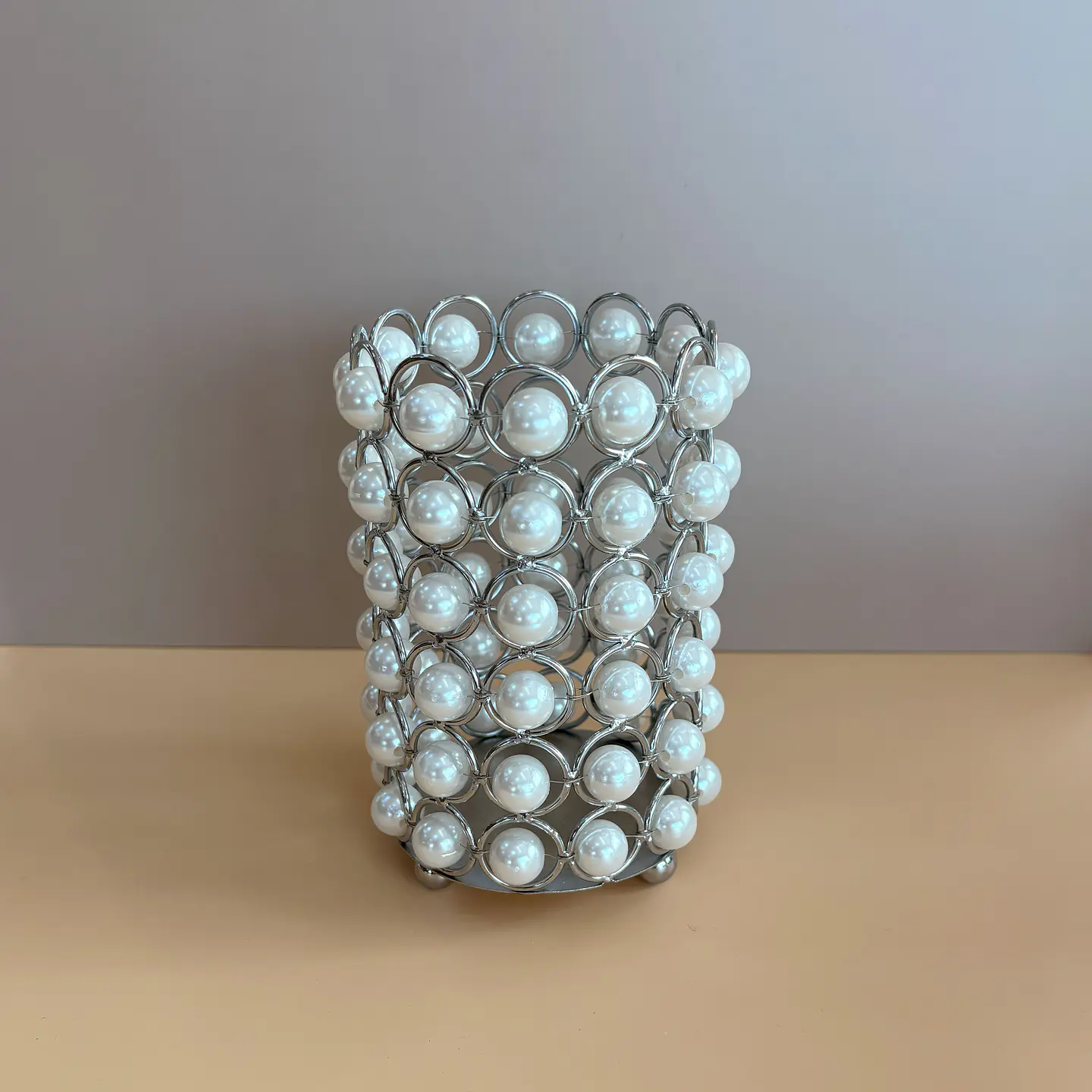 Candelabro perlas plateado grande 1