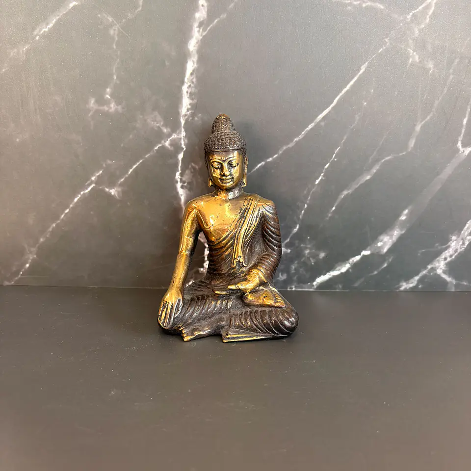 Siddhartha sentado 1