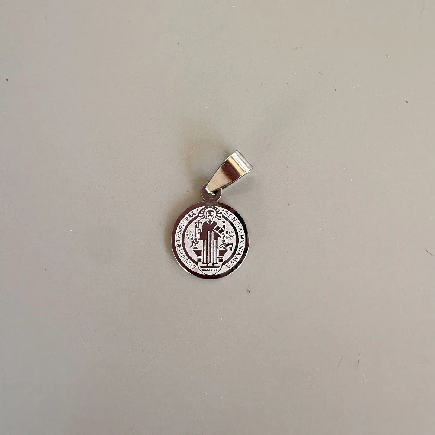 Medalla San Benito acero pequeña 1