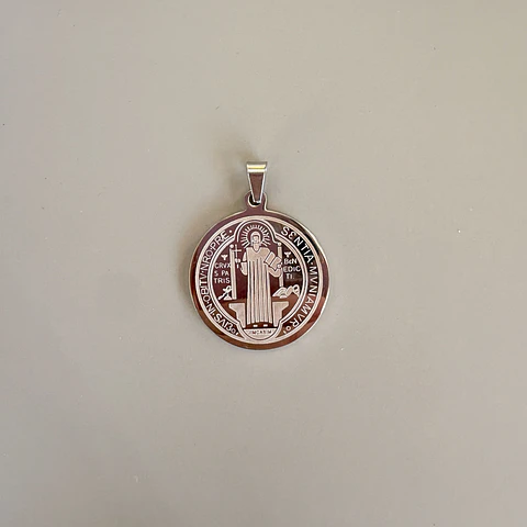 Medalla San benito acero