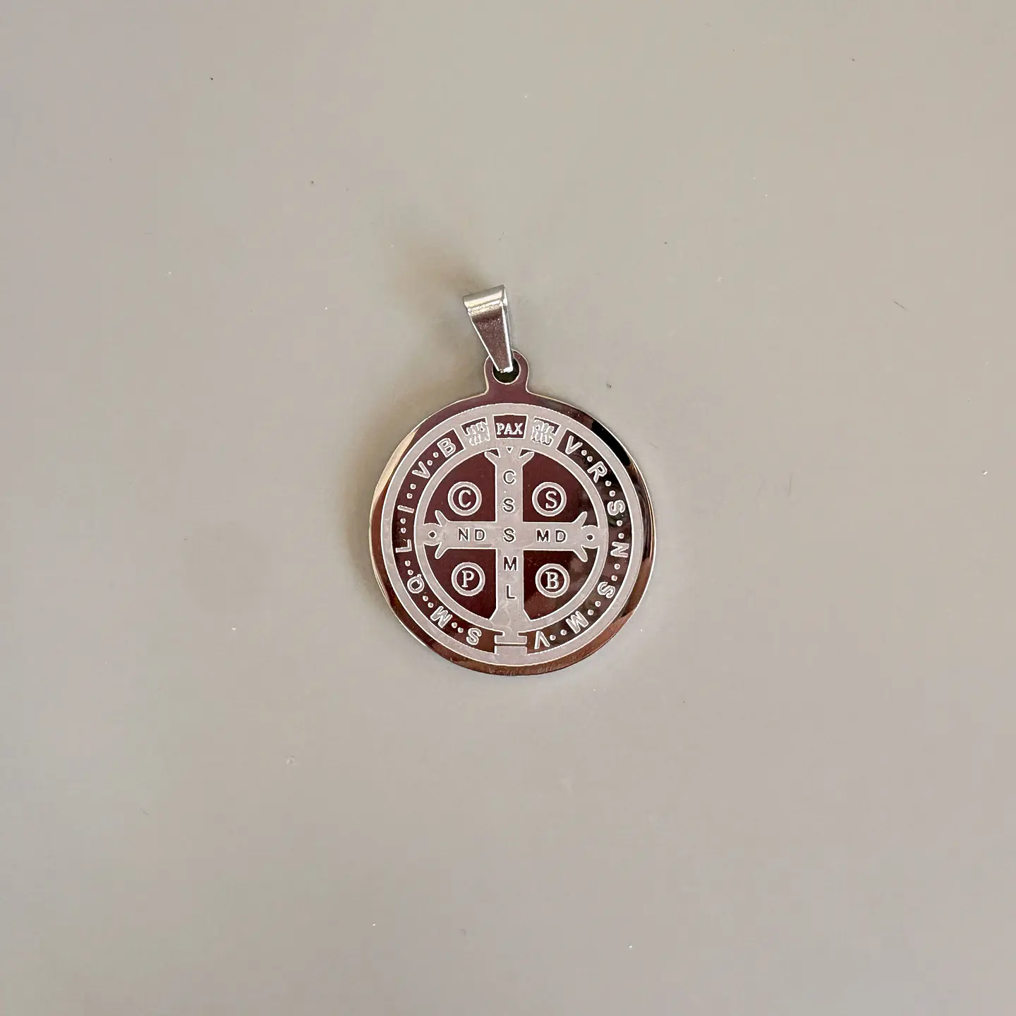 Medalla San benito acero 2