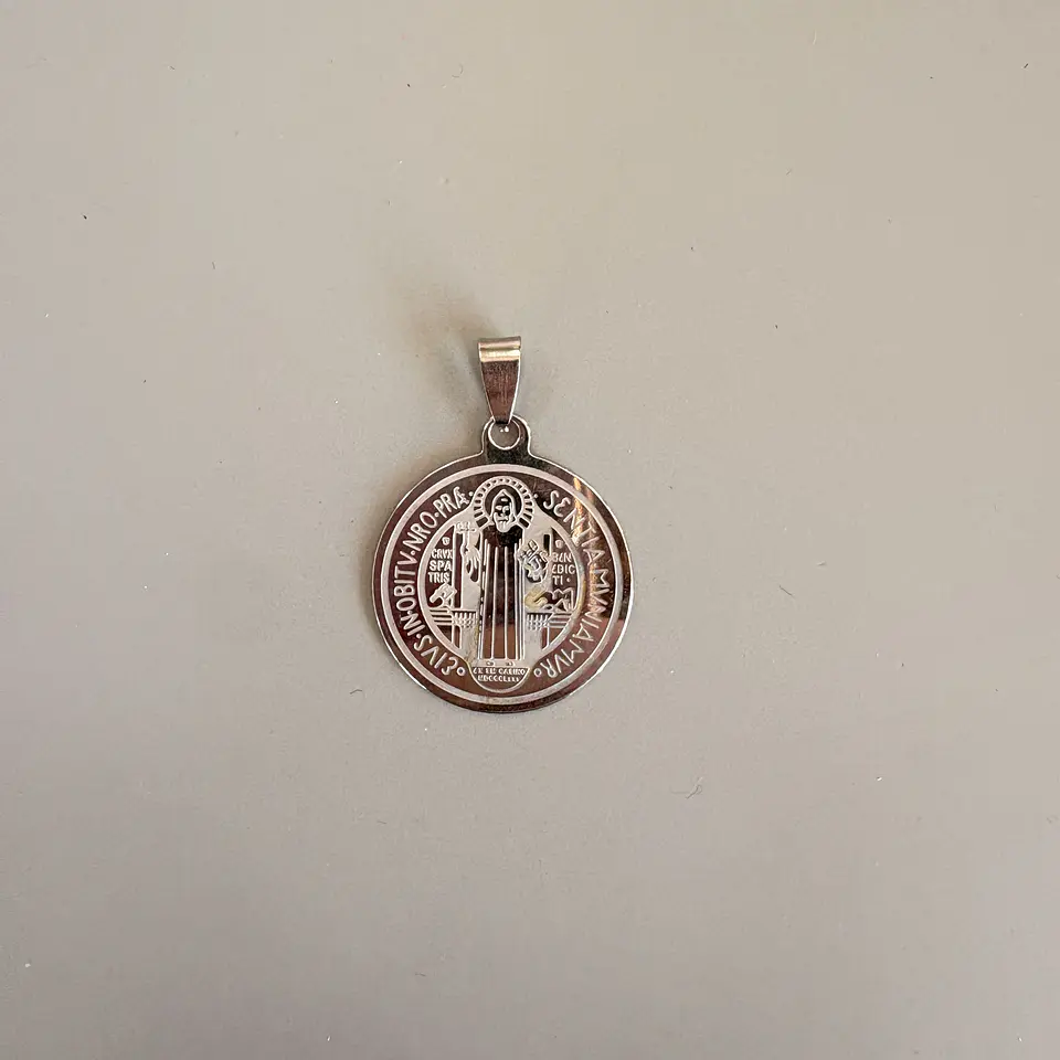 Medalla San benito acero mediana 1