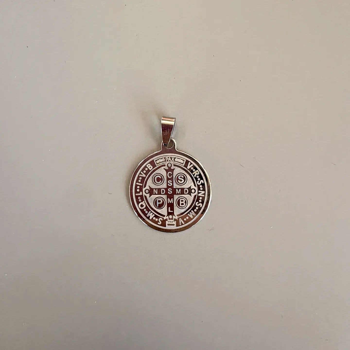 Medalla San benito acero mediana 2