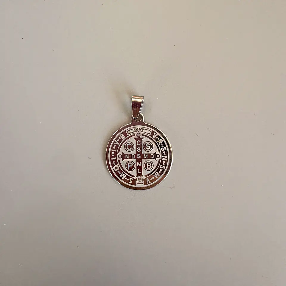 Medalla San benito acero mediana 2