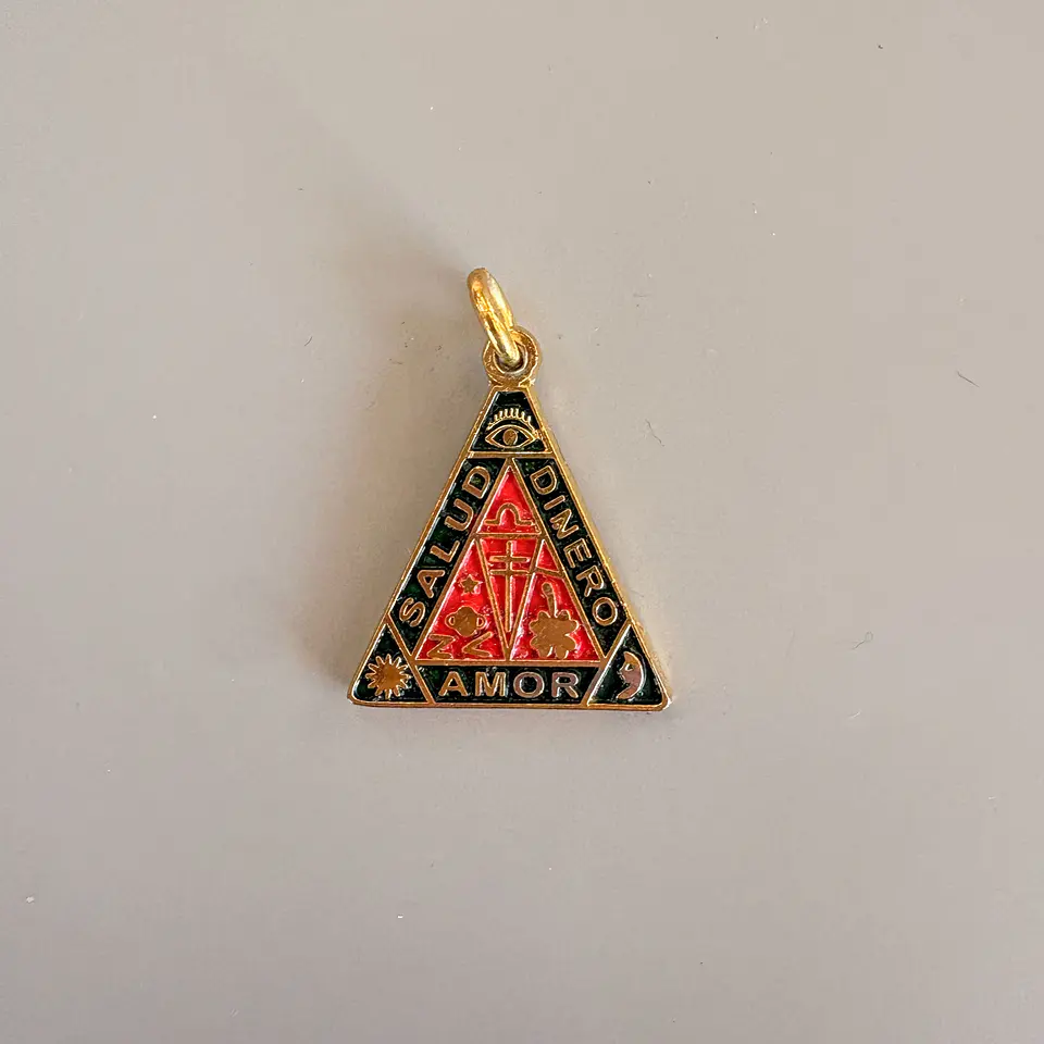 Talisman de la pirámide pequeña 2