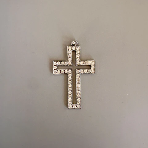 Crucifijo piedras