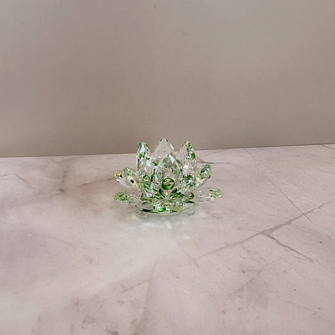 Flor de loto verde pequeña