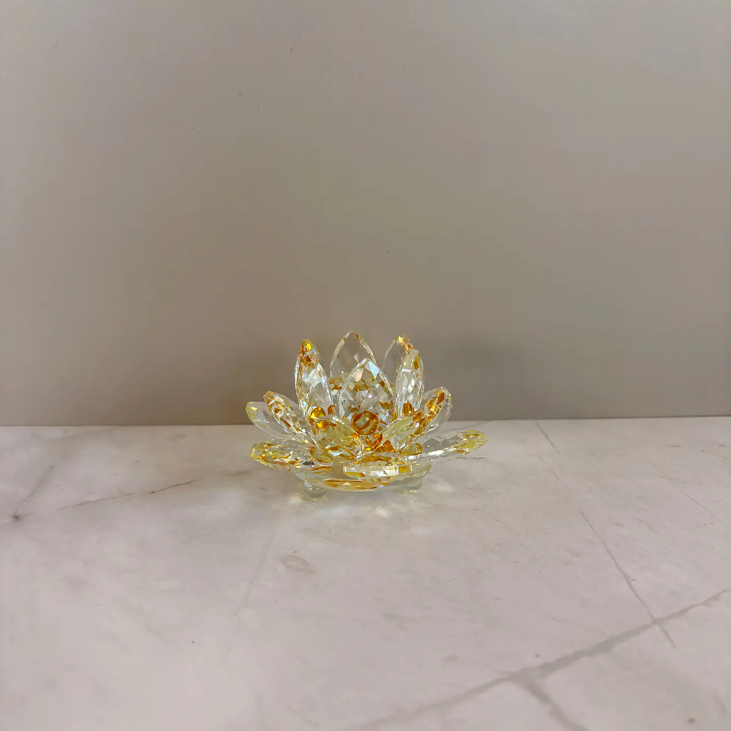 Flor de loto amarilla pequeña 1