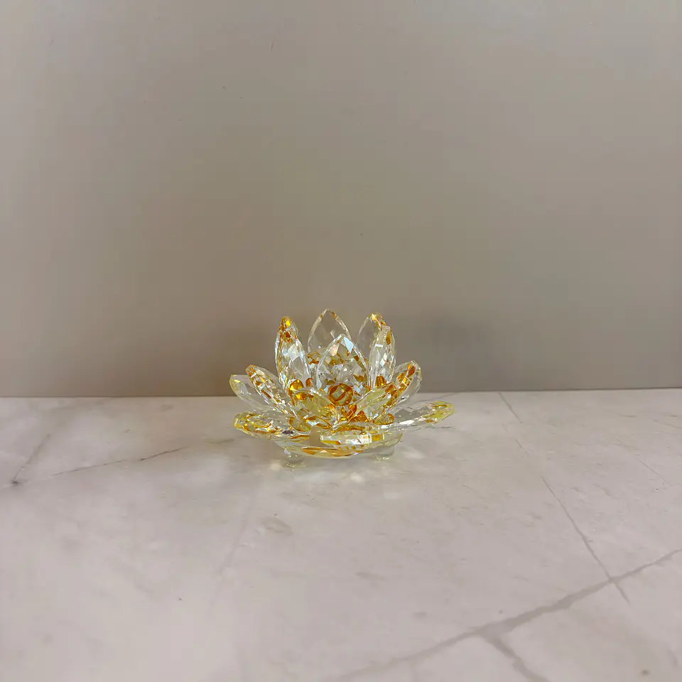 Flor de loto amarilla pequeña 1