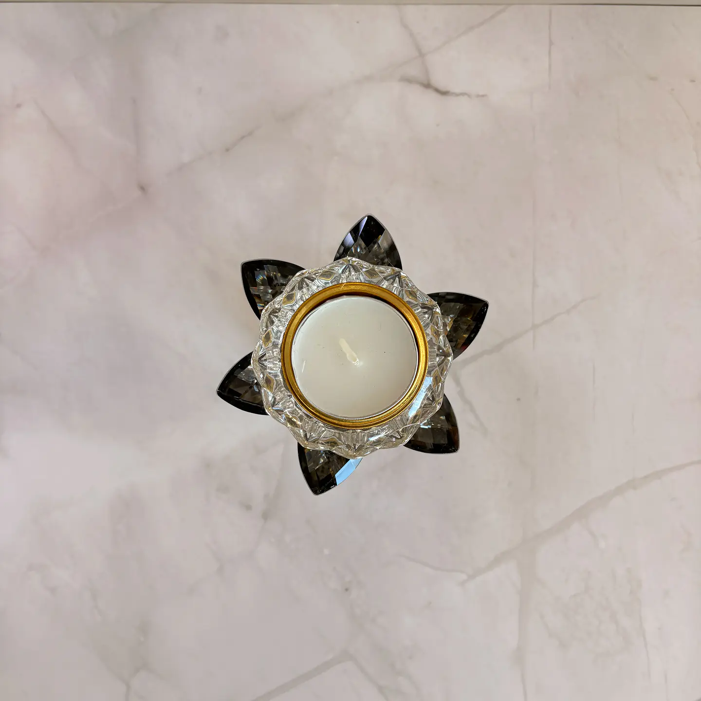 Candelabro flor de loto gris 2