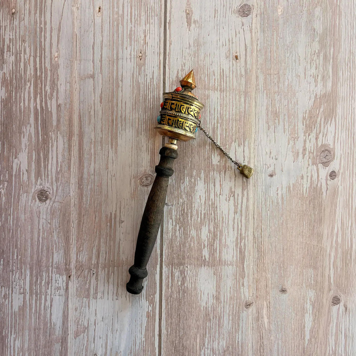 Rueda de rezo tibetana de mano pequeña 1